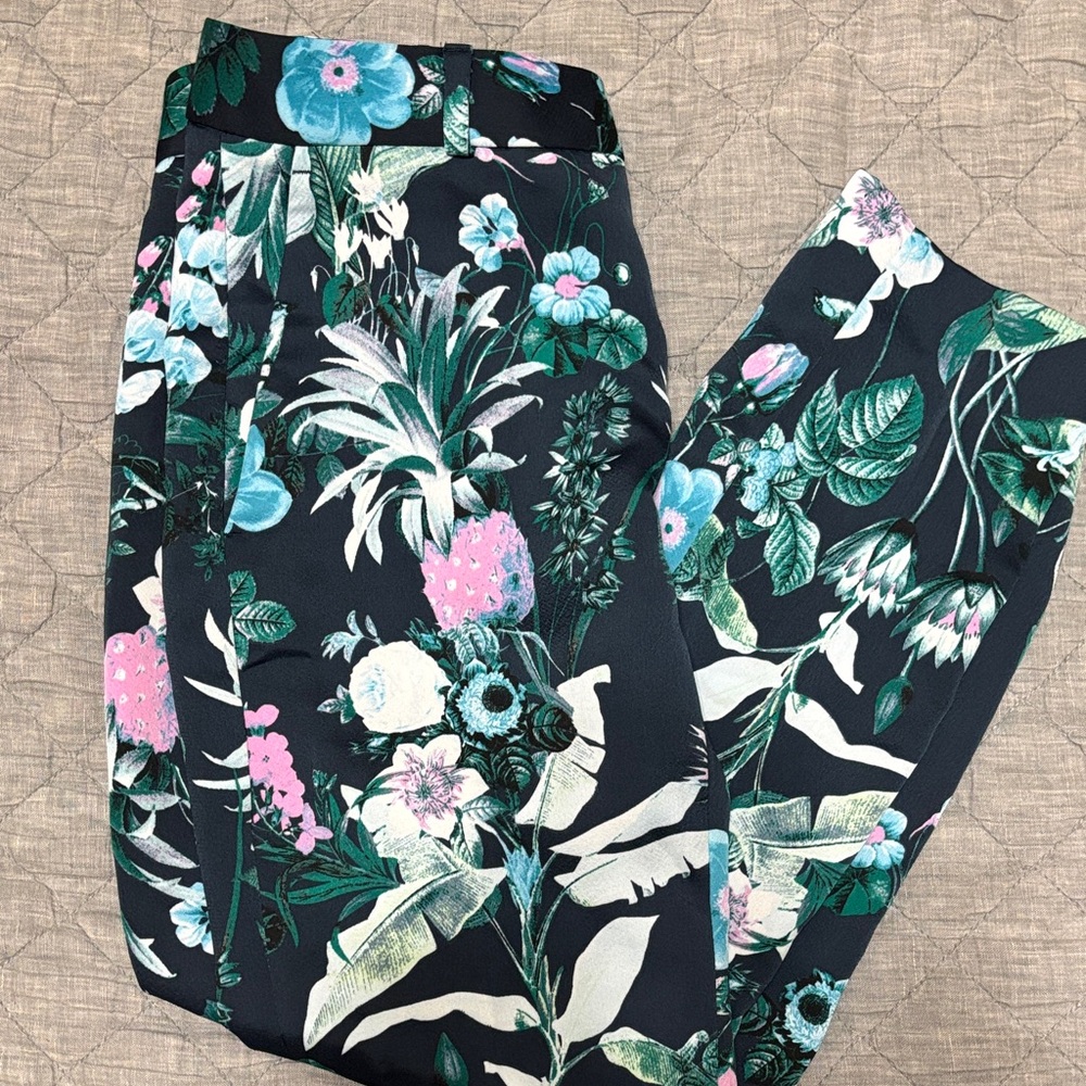 Banana Republic Avery satin Floral Print Pants with Tropical Design 00 petite